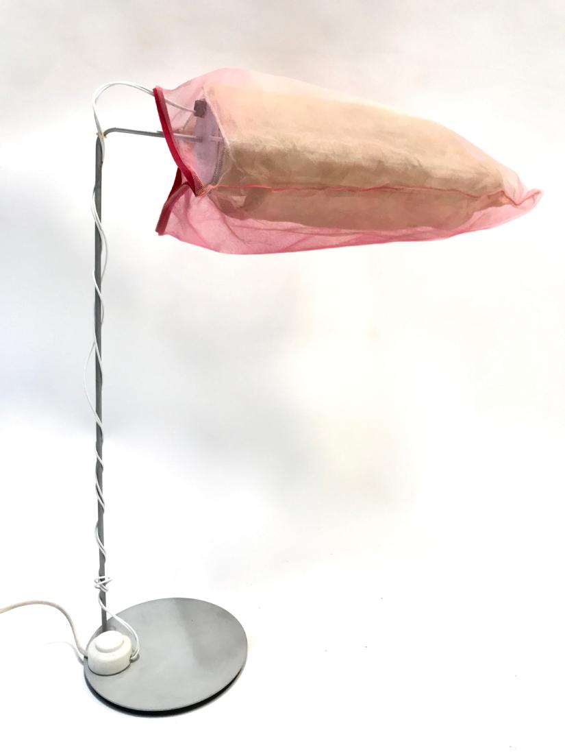 ANDREA ANASTASIO (né en 1961)_x000D_ Lampe Brezza: ANDREA ANASTASIO (né en 1961)_x000D_ Lampe Brezza Notte_x000D_ Polycarbonate, coton et toile de nylon rouge_x000D_ 2000_x000D_ Ed. Artemide_x000D_ 60 x 40 cm