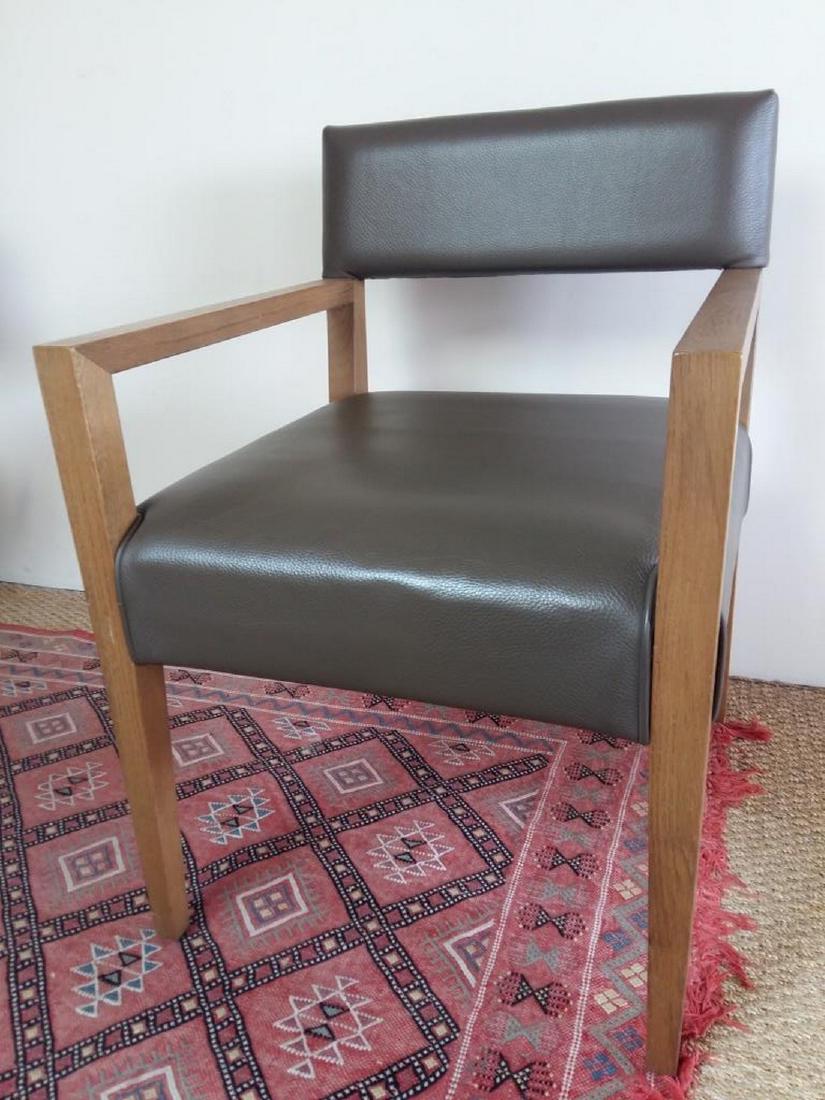 Jean-Michel FRANK & Adolphe CHANAUX, Edition Ecart: Jean-Michel FRANK & Adolphe CHANAUX, Edition Ecart International, vers 1980 (Année de conception 1930) Fauteuil Bridge à structure en chêne massif verni, assise et dossier couverts de c