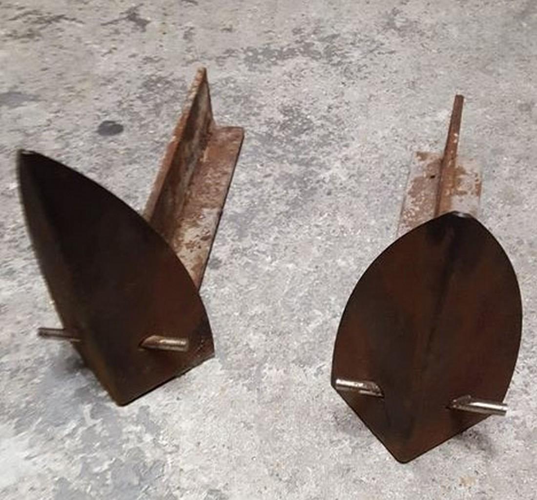 Travail français des années 1980 Chenets en acier et mé (1 of 1)