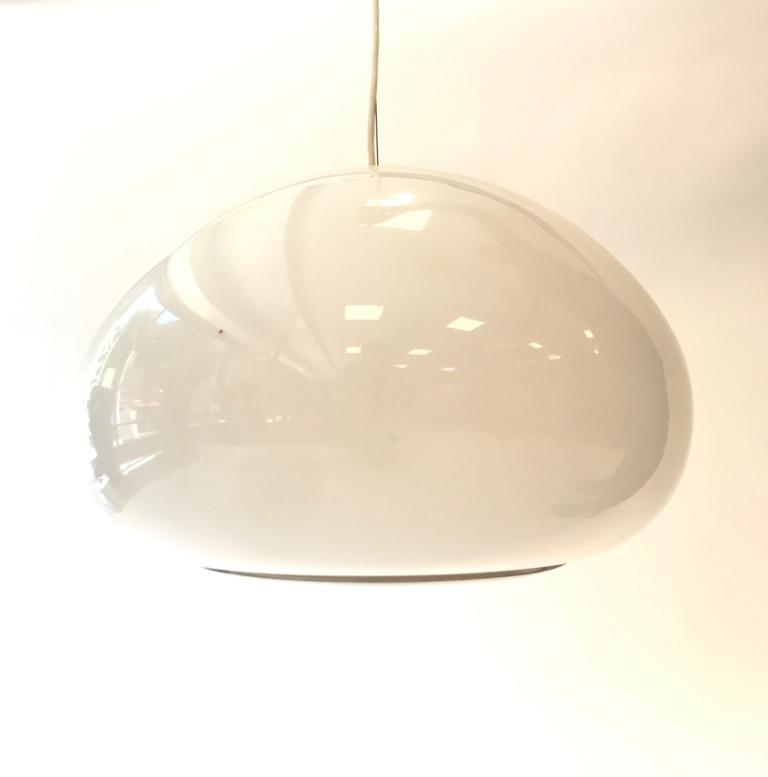 Edition FLOS Suspension en verre opalin  33 x 50 cm (1 of 2)