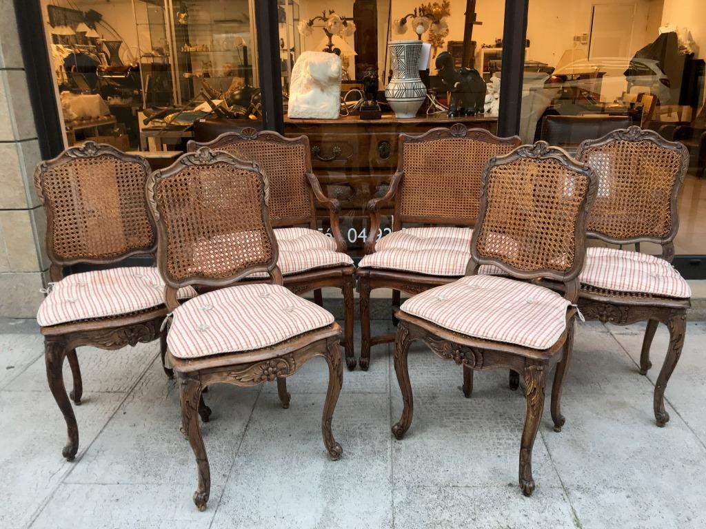 Suite de quatre chaises et de deux fauteuils canné: Suite de quatre chaises et de deux fauteuils cannés en bois naturel Style Louis XV, XIXème siècle
