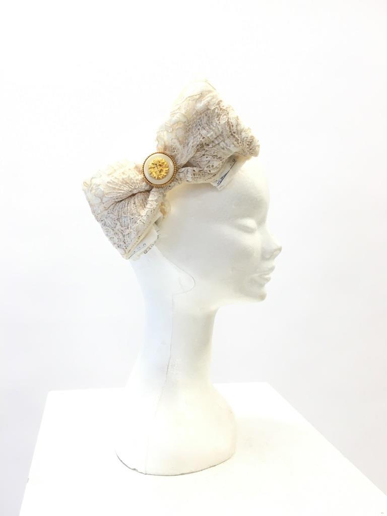 Jacques FATH Barrette en dentelle beige: Jacques FATH Barrette en dentelle beige