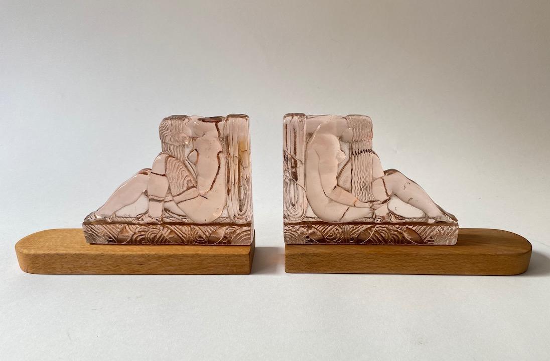 ETLING - France  Paire de serre-livres en verre (1 of 1)