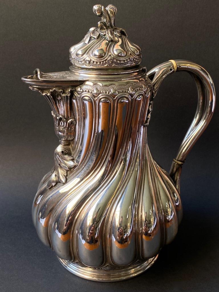 Théière en argent à motif de godrons et (1 of 6)