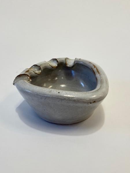 LES ARGONAUTES (xx) Cendrier en terre rouge à (1 of 2)