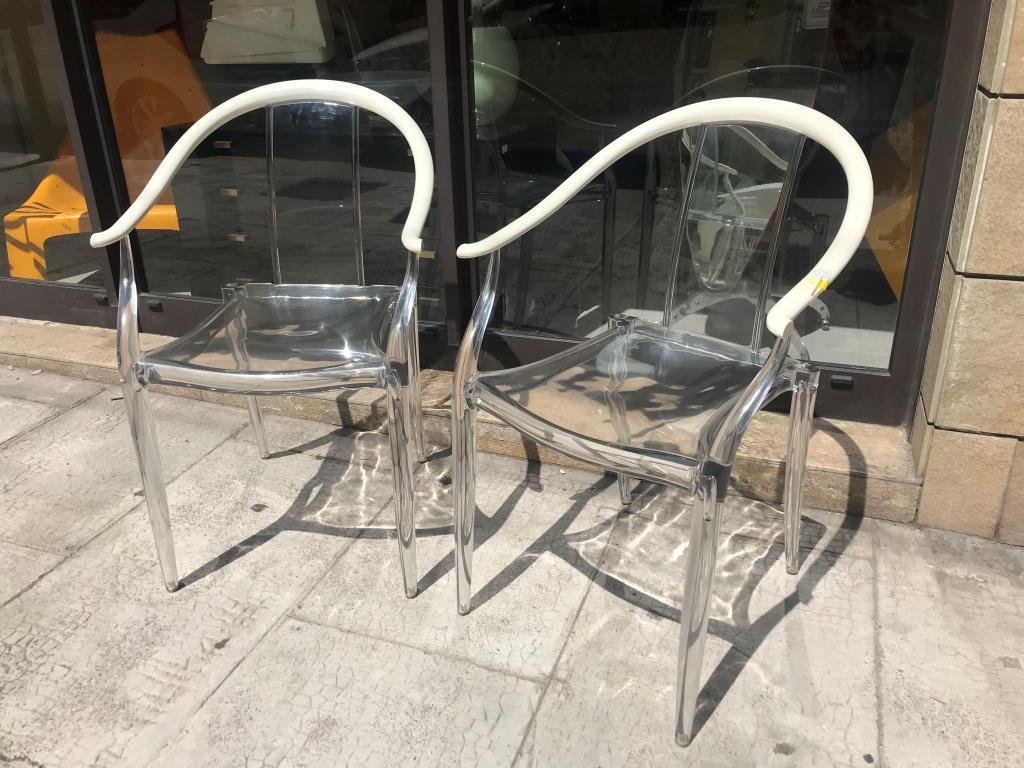 Philippe STARCK & QUITLLET édition Xo: Philippe STARCK & QUITLLET édition XoPaire de chaises Mi- Ming en polycarbonate transparent et blanc