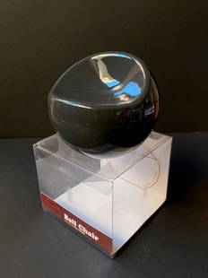Finn STONE (1971) Miniature du fauteuil Ball Chair de: Finn STONE (1971) Miniature du fauteuil Ball Chair de couleur noire H : 7,5 cm