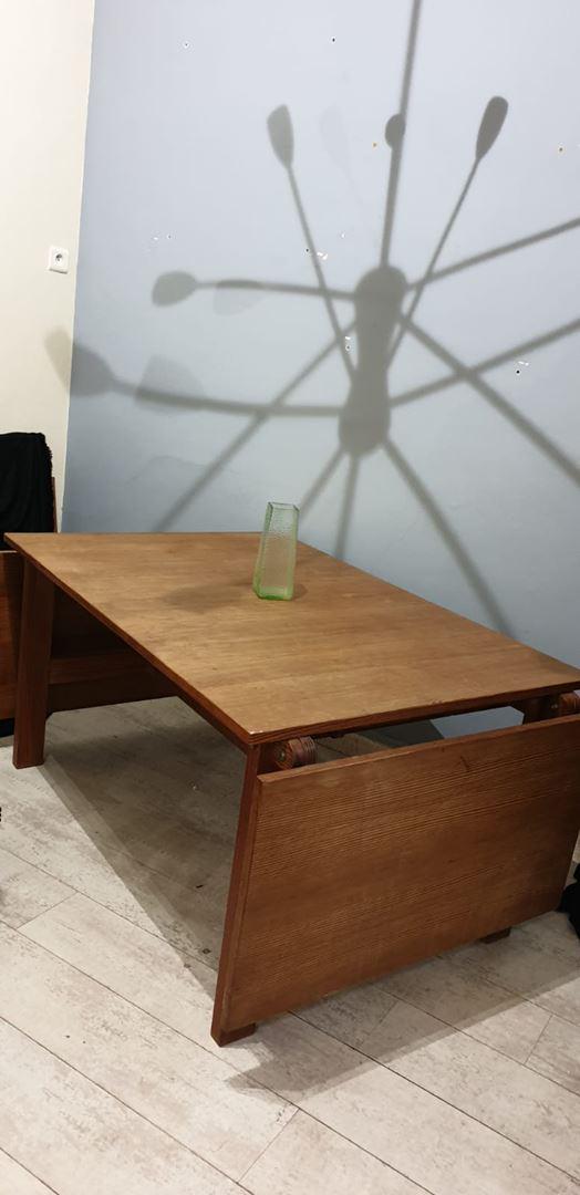 HEILINSEN DanemarkTable en pin massif , ouvrant par: HEILINSEN DanemarkTable en pin massif , ouvrant par deux abattants72 x 90 x 130 (+2 x 50cm)On y joint une suite de 6 chaises metteur en scène (toiles de jute noires des dossiers et assises à