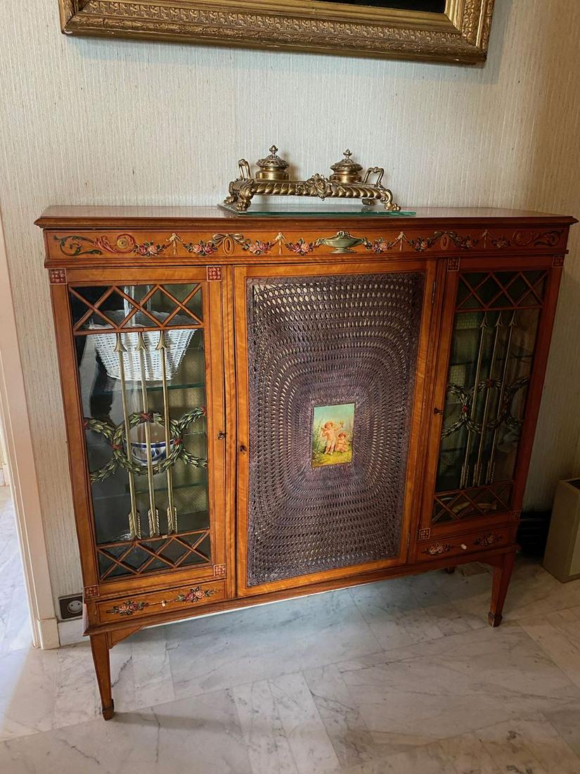 Meuble à hauteur d’appui en placage de bois de satin (1 of 3)