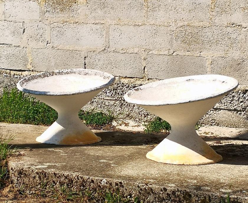 Willy GUHL (1915-2004), Edition Eternit AG (vers 1955): Paire de jardinières en fibrociment de forme diabolo. 45 x 65 cm * Vendu sur désignation