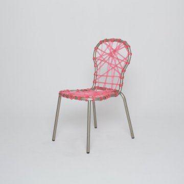 Fernando & Humberto CAMPANA (XX-XXI), Edition Edra: Suite de six chaises modèle "zigzag" en fils de plastique souple rose et métal laqué gris. 47 x 47 x 90 cm * Vendu sur désignation