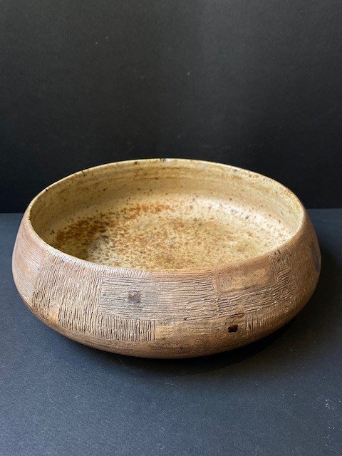 Jean LERAT (1913-1992): Coupe en grès - 1957 Signé et daté en dessous 7,5 x 20 cm