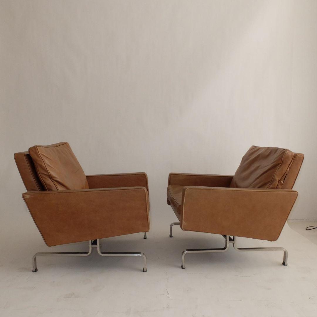 Travail scandinave vers 1960 Paire de larges fauteuils (1 of 2)