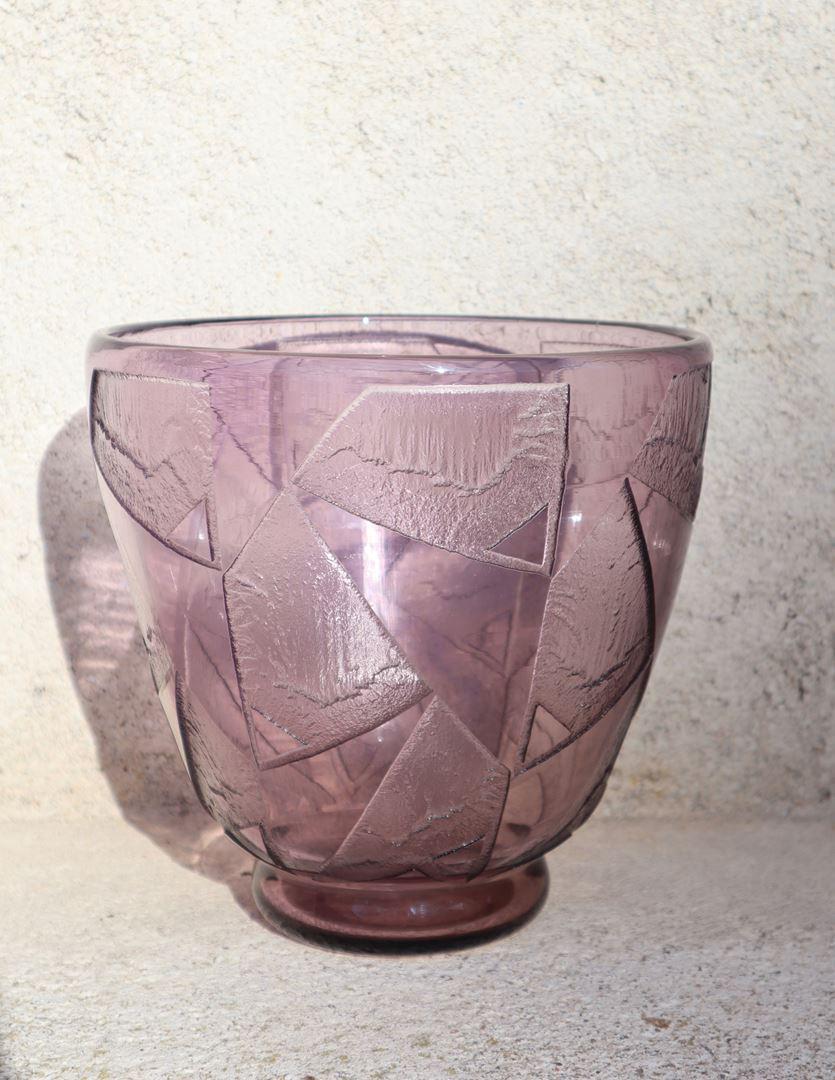 DAUM Nancy France (1930) Vase sur talon en verre (1 of 3)