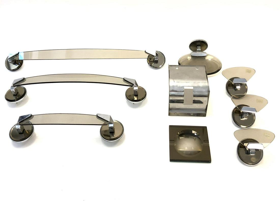 VECA Set de salle de bain en verre fumé et métal: VECA Set de salle de bain en verre fumé et métal chromé Années 1970