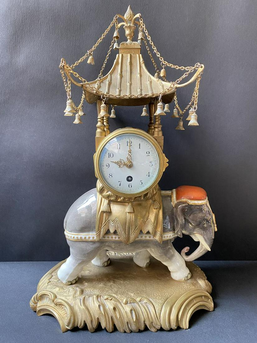 Pendule à l'éléphant en bronze et (1 of 4)