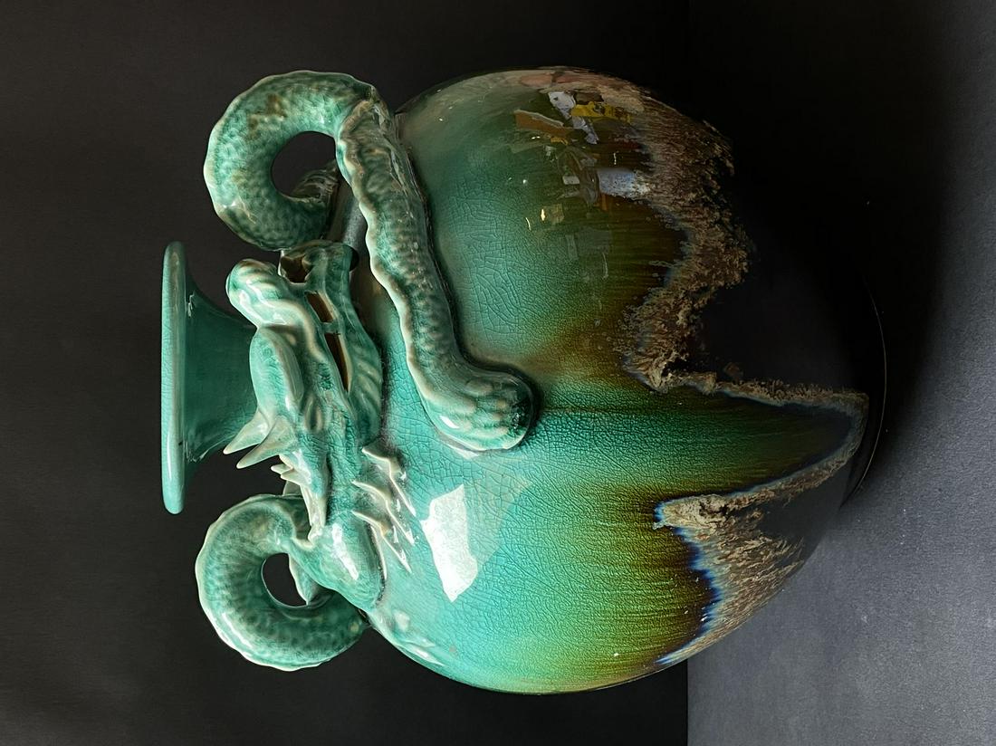 Vase en grès porcelainique à décor de (1 of 3)