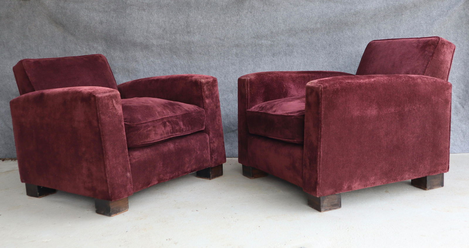 Travail des années 1940 Important salon comprenant (1 of 2)