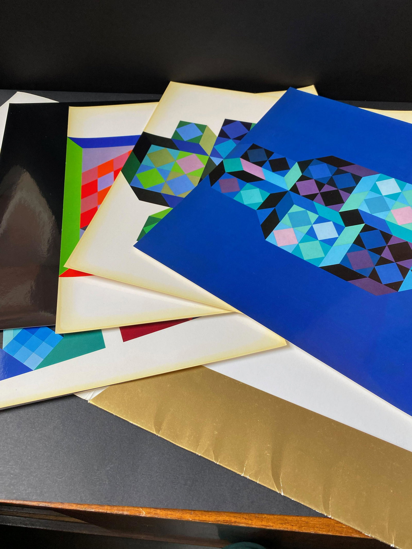 Victor VASARELY (1906-1997) Hommage à l'hexagone: Victor VASARELY (1906-1997) Hommage à l'hexagone Editions du griffon Neuchâtel - 1971 - Tiré de Vasarely Volume 2 10 planches en couleurs 27 x 27 cm