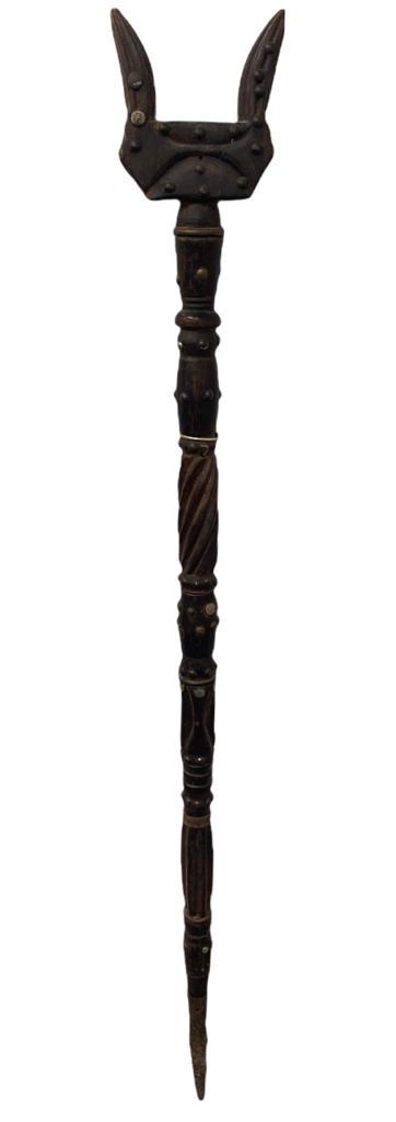 Bâton richement orné alternance de gravures (1 of 3)