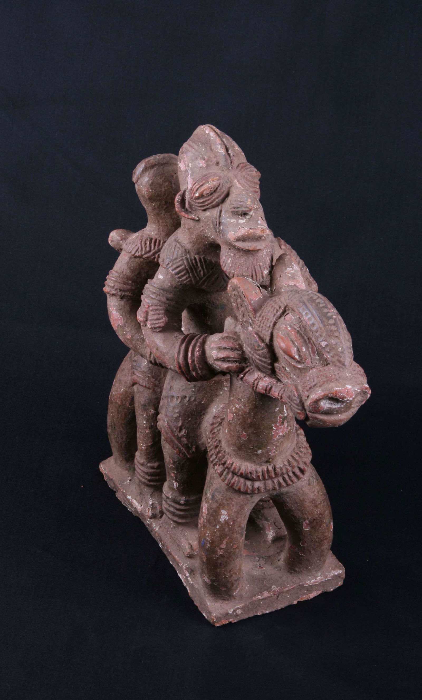 Statue équestre en terre cuite représentant (1 of 4)