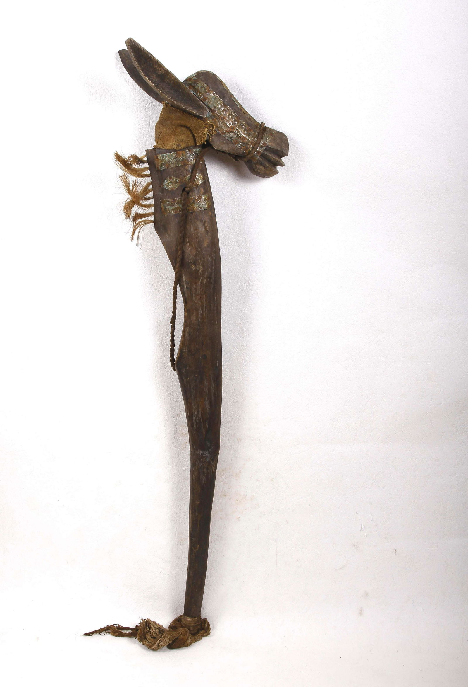 Marionnette de danse Kórèdugaw en bois, (1 of 3)