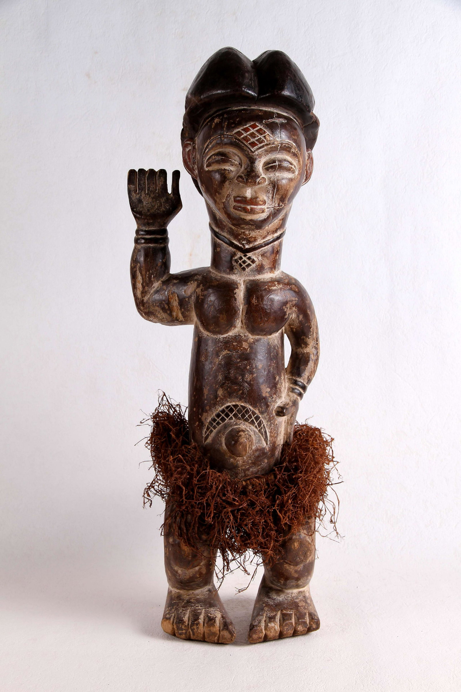Ancienne figurine ou modèle d'artiste en bois sculpté