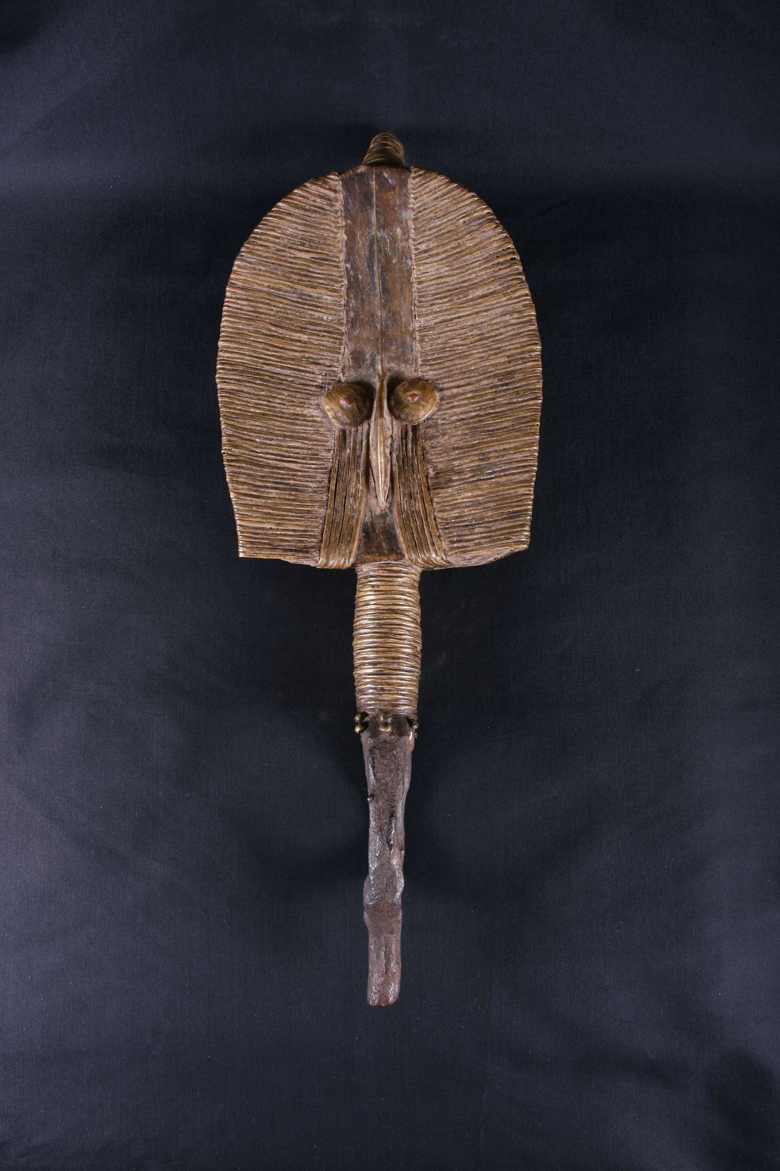 Gardien de reliquaire de type Mahongwe en bois (1 of 1)