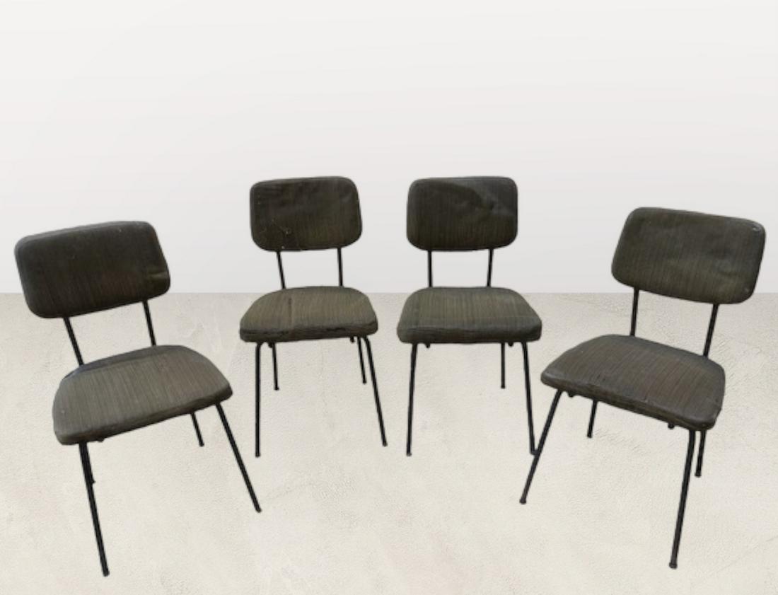 4 CHAISES TISSU VERT: Suite de quatre chaises à garniture de tissu vert 46 x 45 x 82 cm * Vendu sur désignation