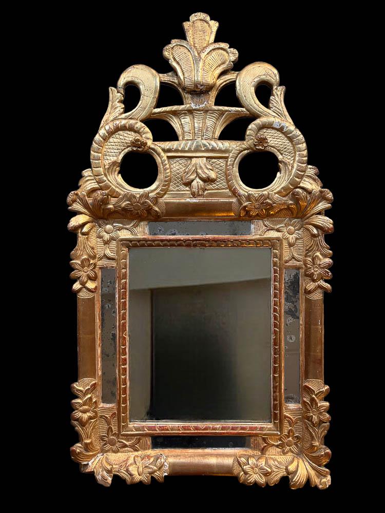 Ã‰POQUE LOUIS XV - MIROIR Ã€ PARCLOSES ET FRONTON EN BOIS (1 of 1)