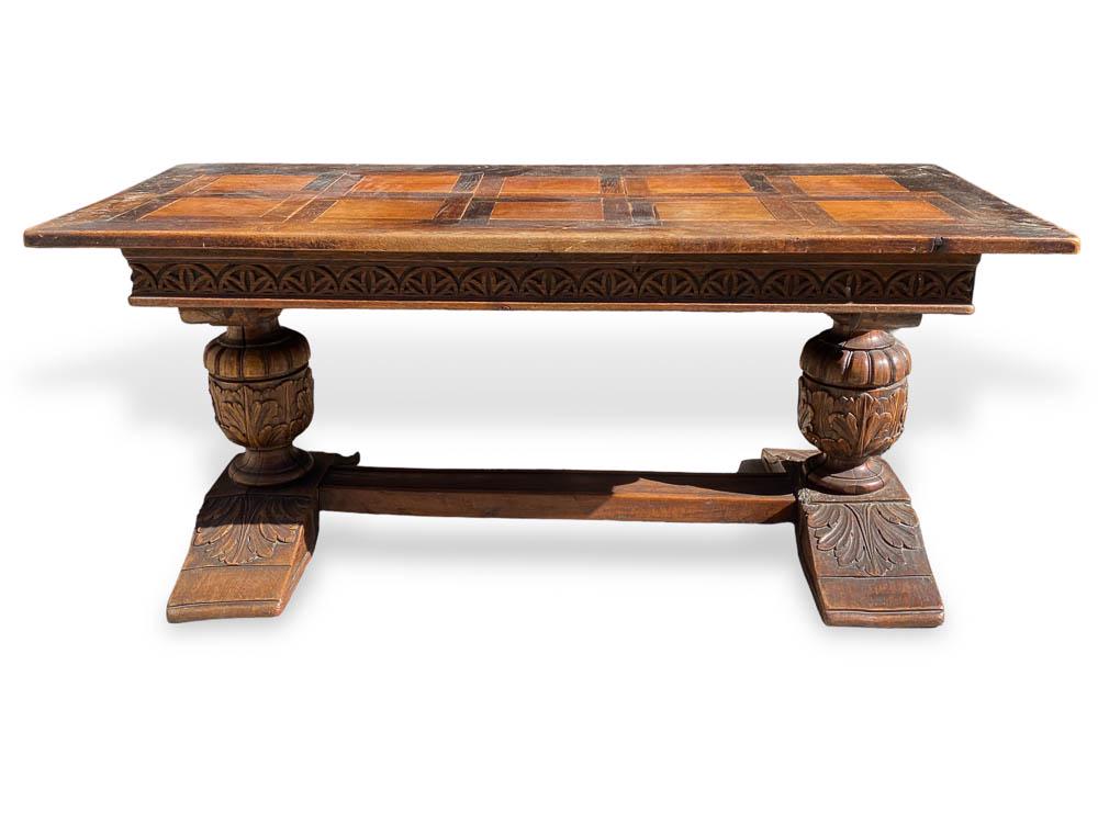 STYLE RENAISSANCE - TABLE EN BOIS (1 of 1)