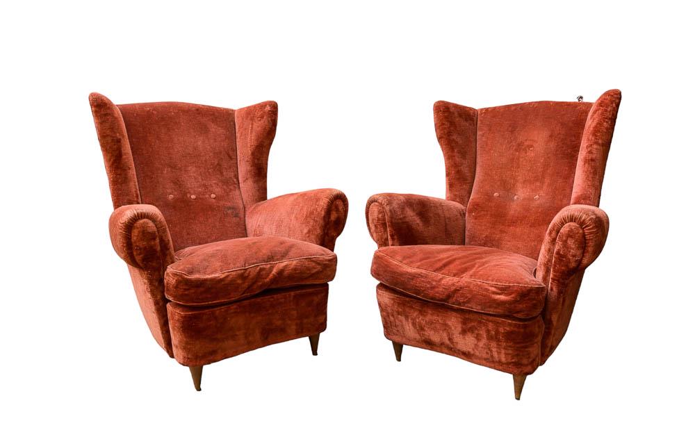 TRAVAIL DES ANNÉES 1940 - 2 FAUTEUILS À OREILLES (1 of 5)