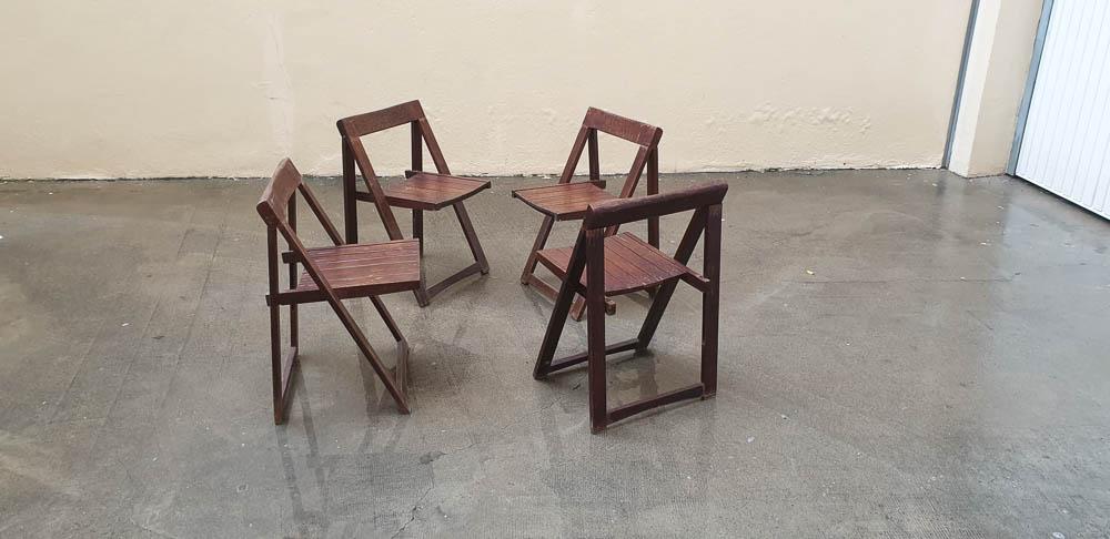 JACOBER - 4 CHAISES MODÈLE "TRIESTRE": Aldo JACOBER (XX-XXI) - Edition Alberto BazzaniSuite de quatre chaises pliantes modèle Triestre en bois teinté