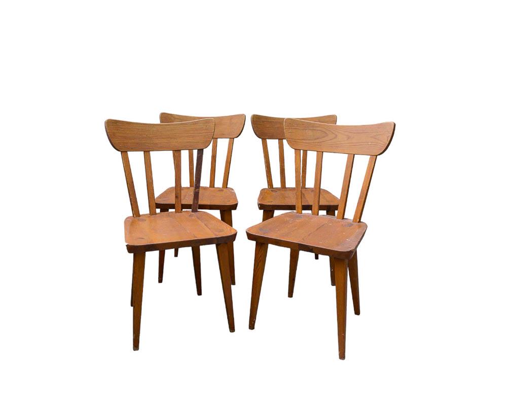 4 CHAISES EN PIN: Suite de quatre chaises en pin42 x 42 x 82 cm *Vendu sur désignation