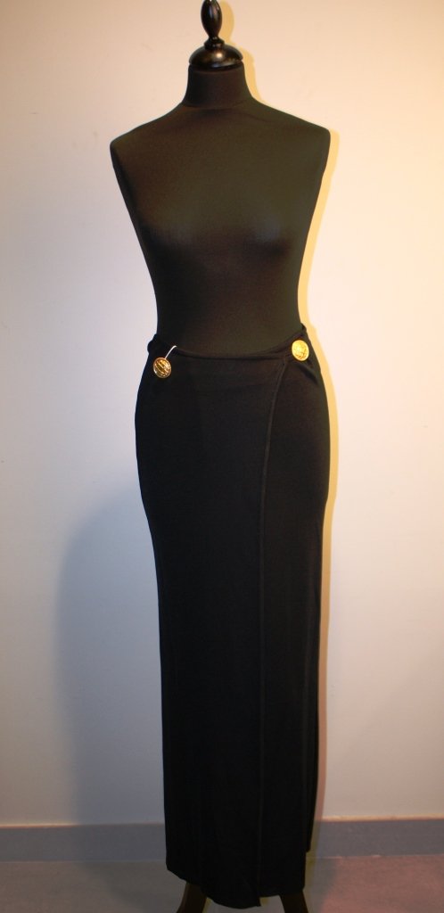 ROCHAS -Longue jupe portefeuille en rayonne noir, taill: ROCHAS -Longue jupe portefeuille en rayonne noir, taille S, très bon état.