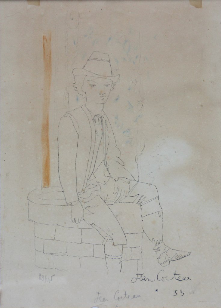 Jean COCTEAU (1889-1963) Jeune homme assis - 1953: Jean COCTEAU (1889-1963) Jeune homme assis - 1953 Lithographie sur papier . Signé et daté en bas à droite (planche). Numéroté 89/175. Contresignée par l'artiste en bas au centre. 49 x 35 cm