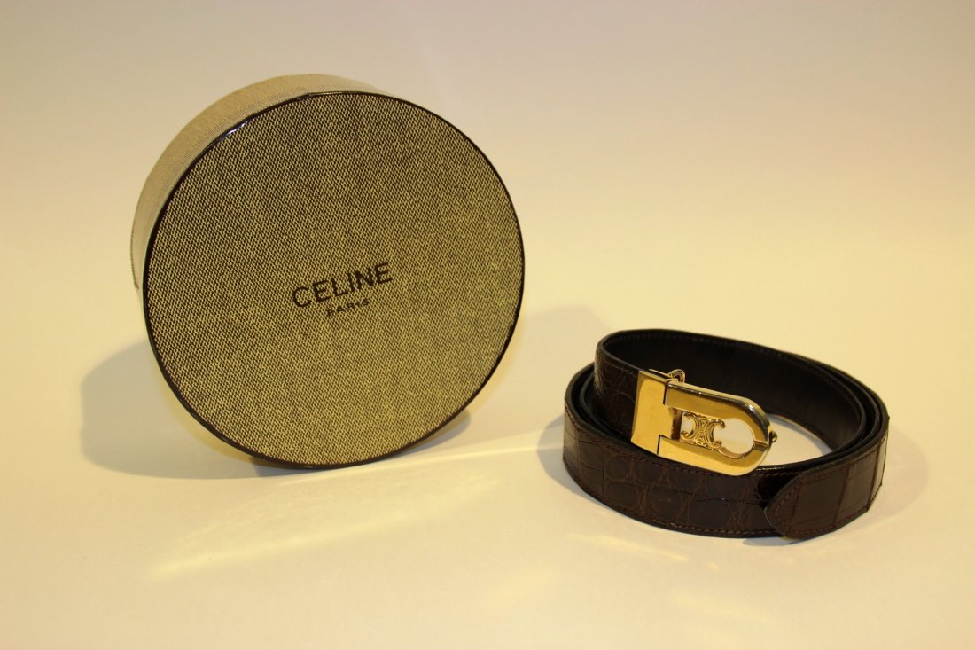 CELINE , ceinture en crocodile marron , taille 90 ,: CELINE , ceinture en crocodile marron , taille 90 , fermoir siglé