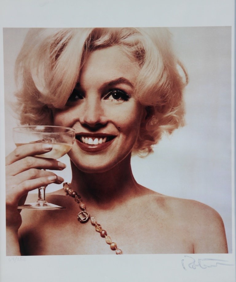 Bert STERN (1929-2013) Marilyn Monroe Photographie en: Bert STERN (1929-2013) Marilyn Monroe Photographie en couleur signé en bas à droite et numéroté 64/250 en bas à gauche 47,5 x 47 cm
