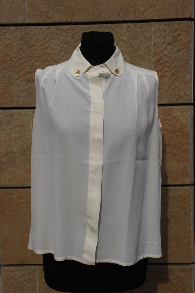 CHANEL Chemisier sans manche en soie crème Taille 36: CHANEL Chemisier sans manche en soie crème Taille 36 environ Bon état