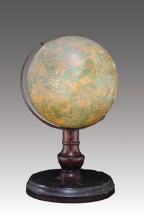 Globe céleste, signes zodiacaux. XIXe siècle H : 34 cm: Globe céleste, signes zodiacaux. XIXe siècle H : 34 cm