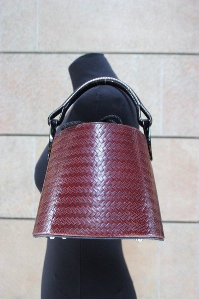 KENZO Sac seau en cuir tressé Chocolat , intérieur: KENZO Sac seau en cuir tressé Chocolat , intérieur tissu noir Bon état (dustbag)