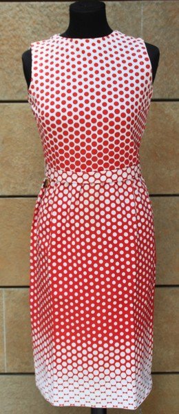 LANVIN Robe en coton à pastilles Contrastées rouge et: LANVIN Robe en coton à pastilles Contrastées rouge et blanc , Deux bretelles croisées au dos Taille indiquée 40 (taille petit) Bon état