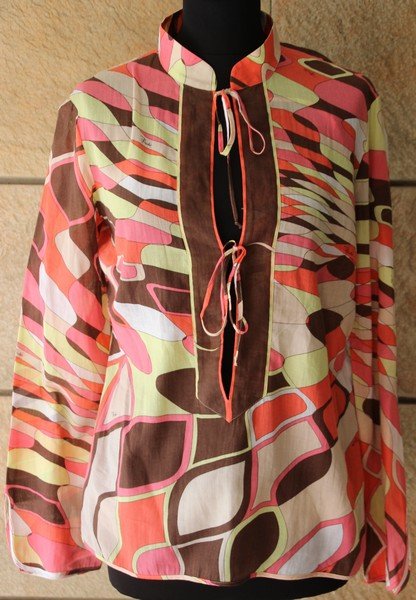 EMILIO PUCCI Blouse en voile de coton imprimée: EMILIO PUCCI Blouse en voile de coton imprimée polychrome Taille 38 Bon état