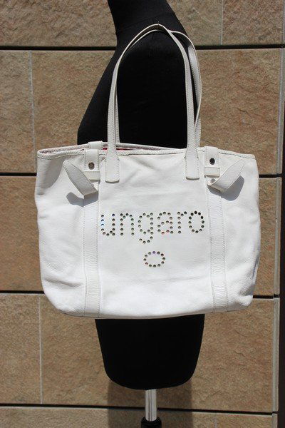 UNGARO Sac en cuir blanc, "Ungaro" inscrit en argenté: UNGAROSac en cuir blanc, "Ungaro" inscrit en argenté Bon état