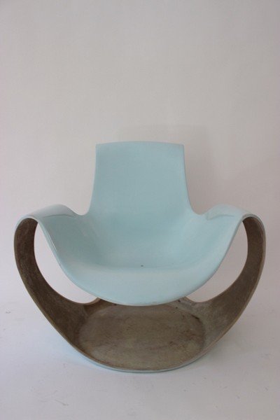Danielle QUARANTE (née en 1938) Fauteuil de jardin: Danielle QUARANTE (née en 1938) Fauteuil de jardin modèle « Albatros » en fibre de verre bleu ciel - Edition Airbone Création de 1969 69 x 80 x 78 cm