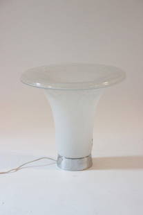 Luciano VISTOSI (1931) Lampe en forme de champignon en: Luciano VISTOSI (1931) Lampe en forme de champignon en verre opalescent H : 37 cm