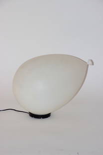 Yves CHRISTIN (XX) - EDITION BILUMEN Grande lampe: Yves CHRISTIN (XX) - EDITION BILUMEN Grande lampe modèle ballon couleur blanche 38 x 50 cm.