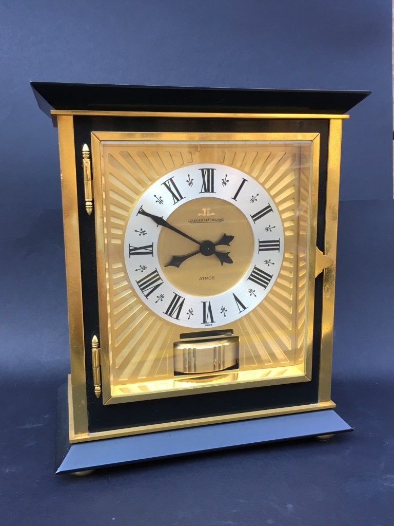 JAEGER LECOULTRE - ATMOS Pendule à cadran doré, (1 of 2)