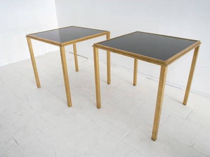 Robert THIBIER (1926-2001) Paire de tables basses en: Robert THIBIER (1926-2001) Paire de tables basses en métal doré et verre 36 x 35 x 35 cm