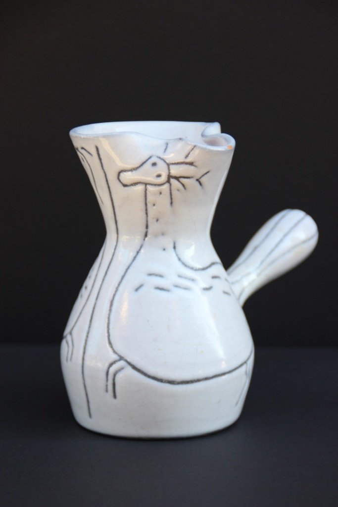 Jacques INNOCENTI (1926 -1958) Verseuse en faïence: Jacques INNOCENTI (1926 -1958) Verseuse en faïence Signé en dessous H : 12,5 cm